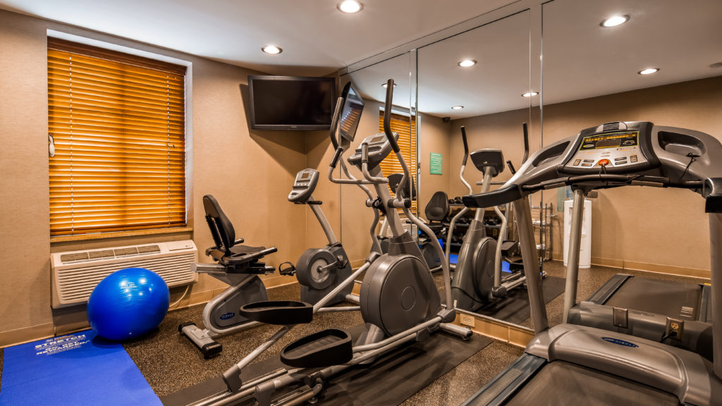 Best Western JFK Airport Hotel fitness room