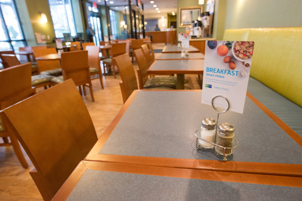 Holiday Inn Express Manhattan Midtown West breakfast seating