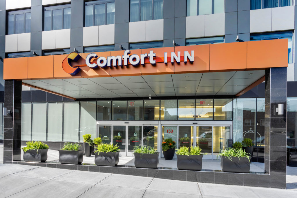 Comfort Inn Prospect Park-Brooklyn exterior daytime