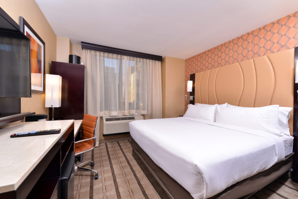 Holiday Inn New York City – Times Square king guest room