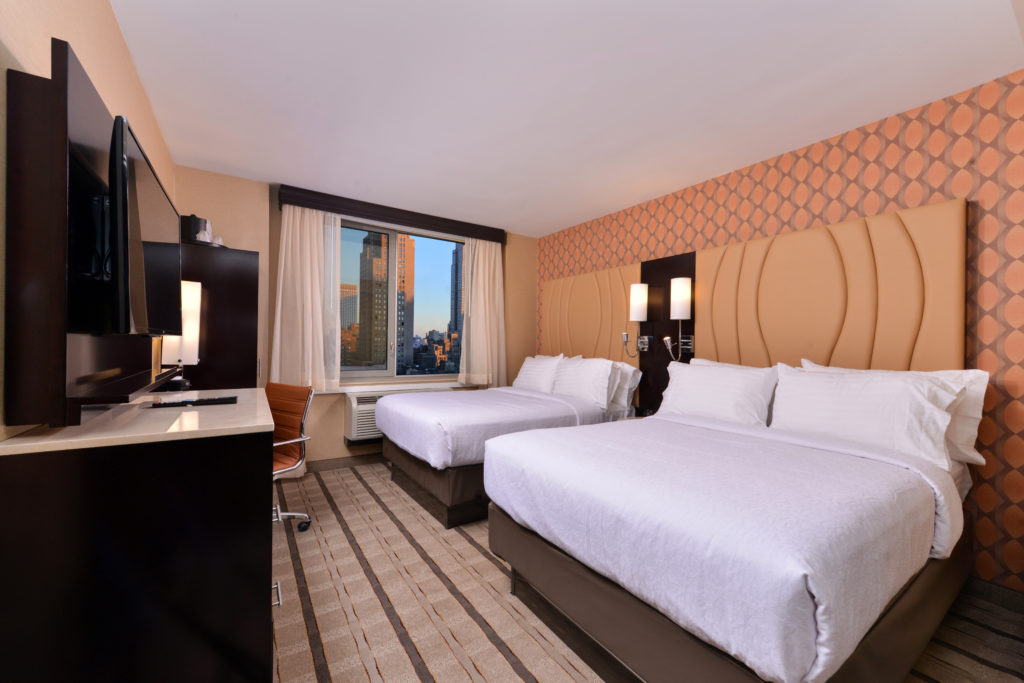 Holiday Inn New York City – Times Square double beds guest room