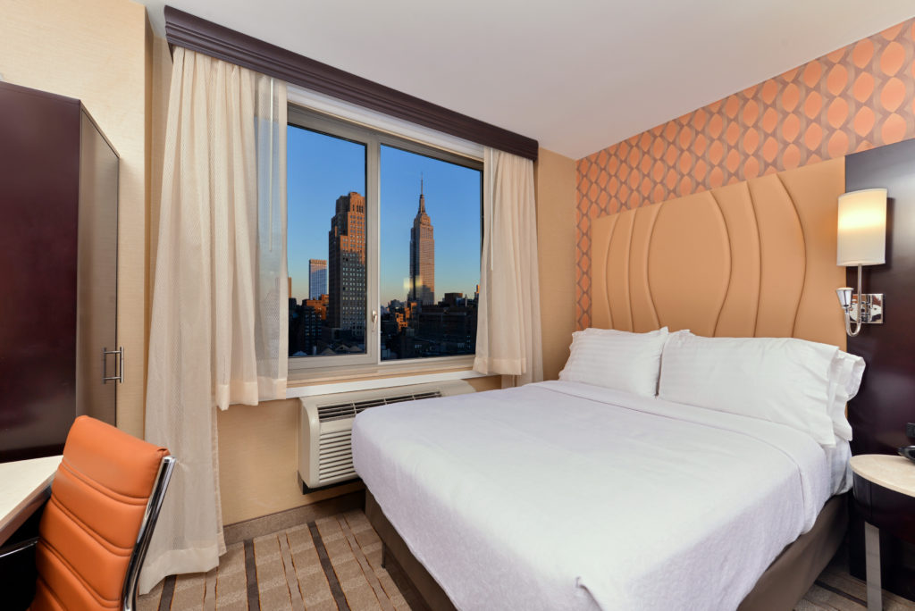 Holiday Inn New York City – Times Square guest room