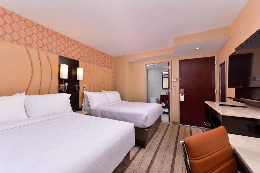 Holiday Inn New York City – Times Square double beds guest room