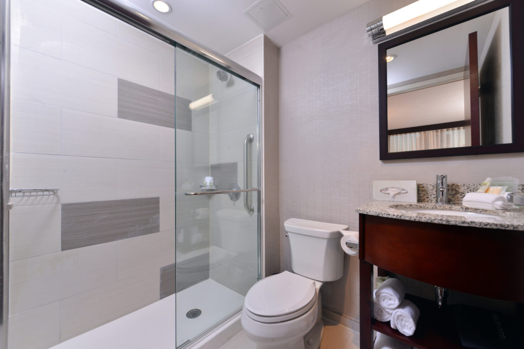 Holiday Inn New York City – Times Square bathroom