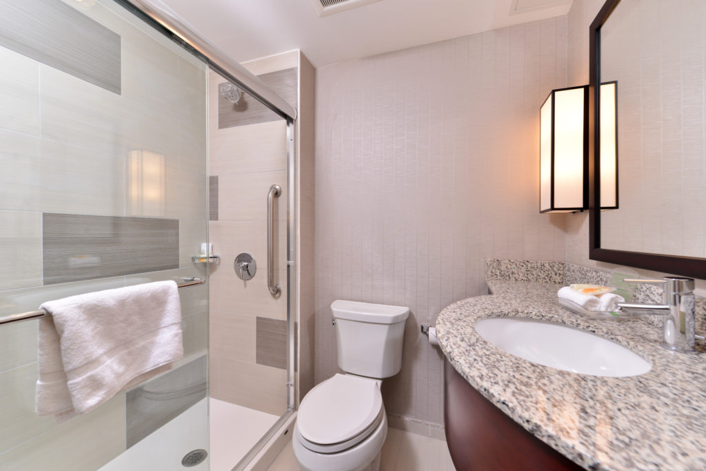 Holiday Inn New York City – Times Square bathroom