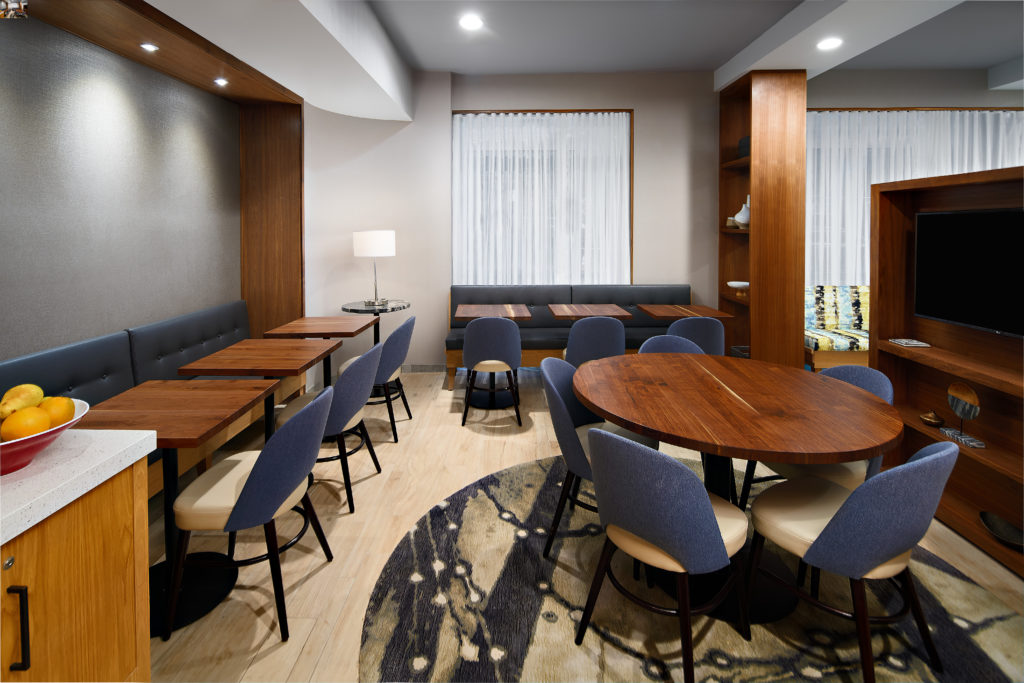 TownePlace Suites New York Manhattan/Times Square breakfast seating