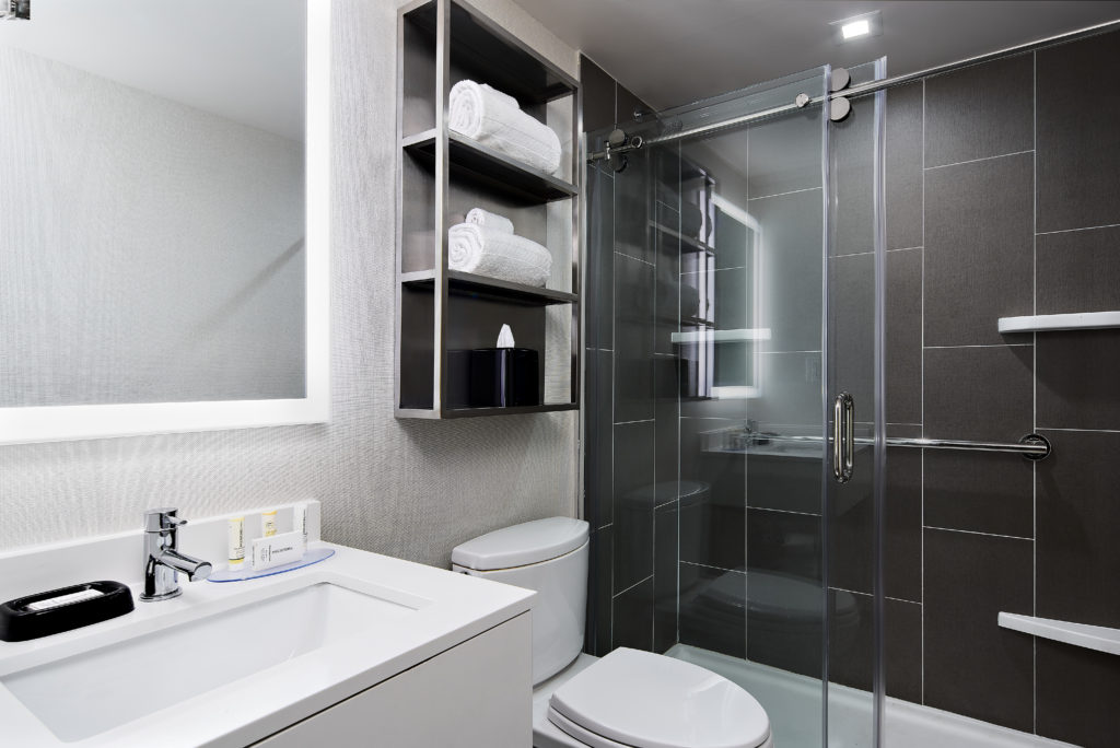 TownePlace Suites New York Manhattan/Times Square standard shower